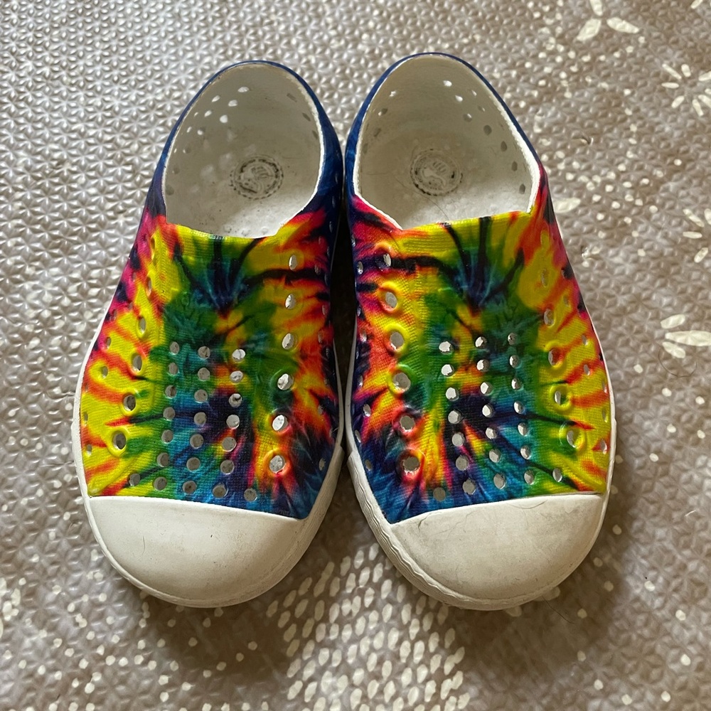 Native “Jefferson” shoes